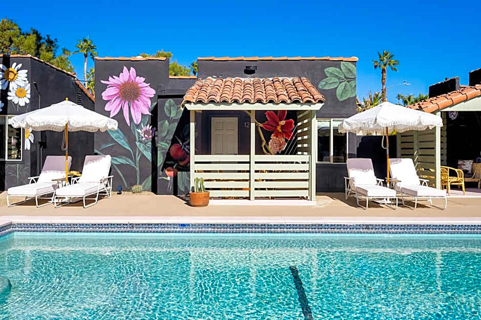 Fleur Noire Hotel