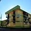 Hotel La Guaria Inn & Suites
