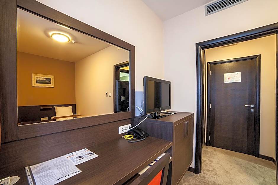 Zdjęcie 1 z 4 — Single Room