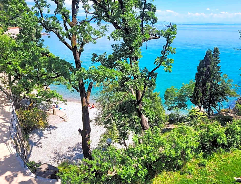 BIG-BLUE Bayview Paradise in Opatija