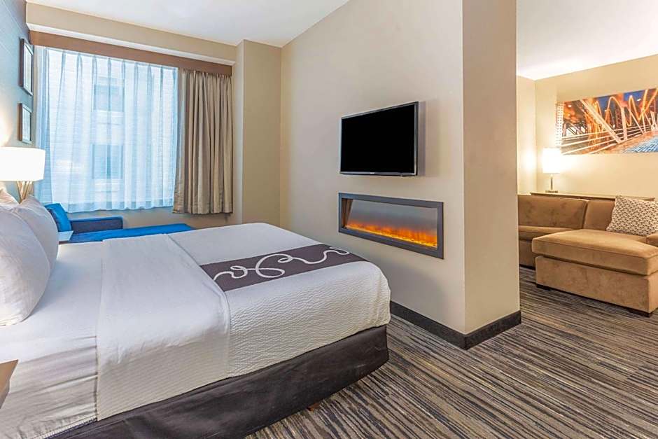 La Quinta Inn & Suites by Wyndham Chicago Downtown