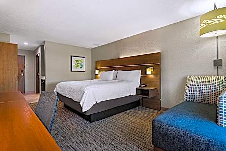 1 King Suite Jetted Tub