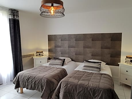 Family Suite (5 Person)