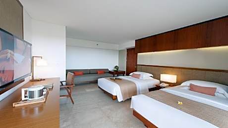 Deluxe Room Twin Bed with One-Time Mini-bar