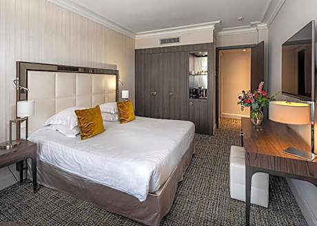 Privilege Room