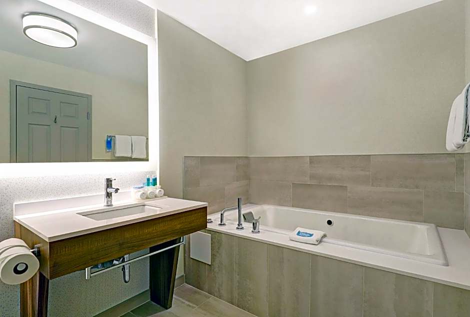 Holiday Inn Express Whitby Oshawa By IHG