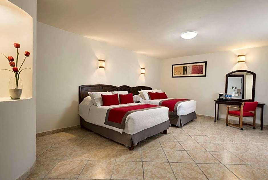 Ramada Plaza by Wyndham Leon