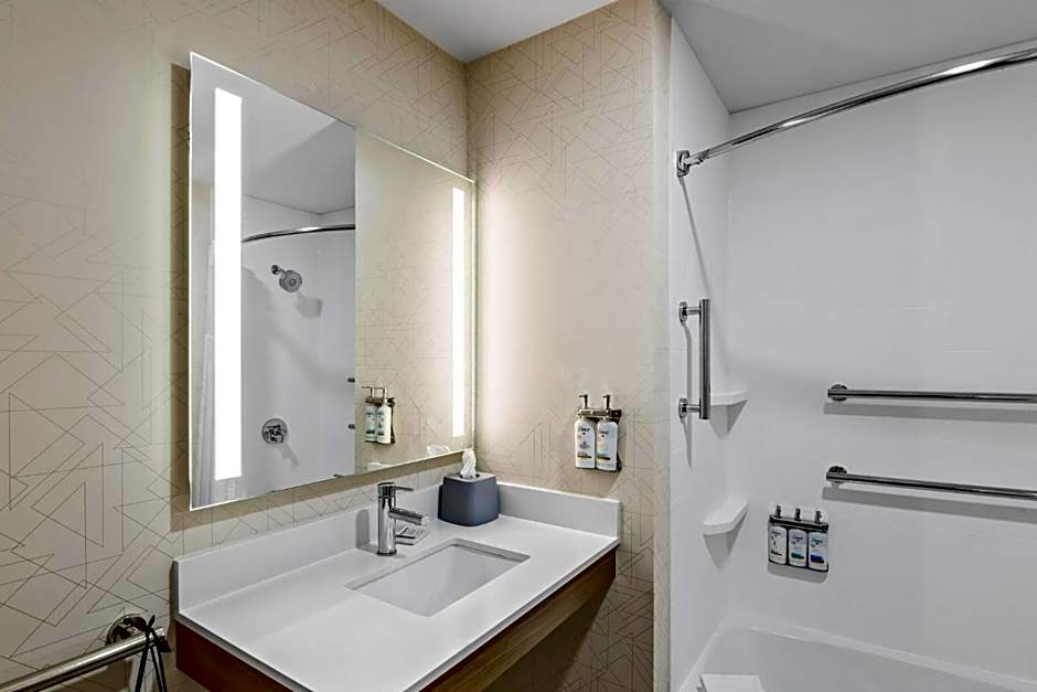 Holiday Inn Express Hotel & Suites Council Bluffs - Convention Center Area By IHG