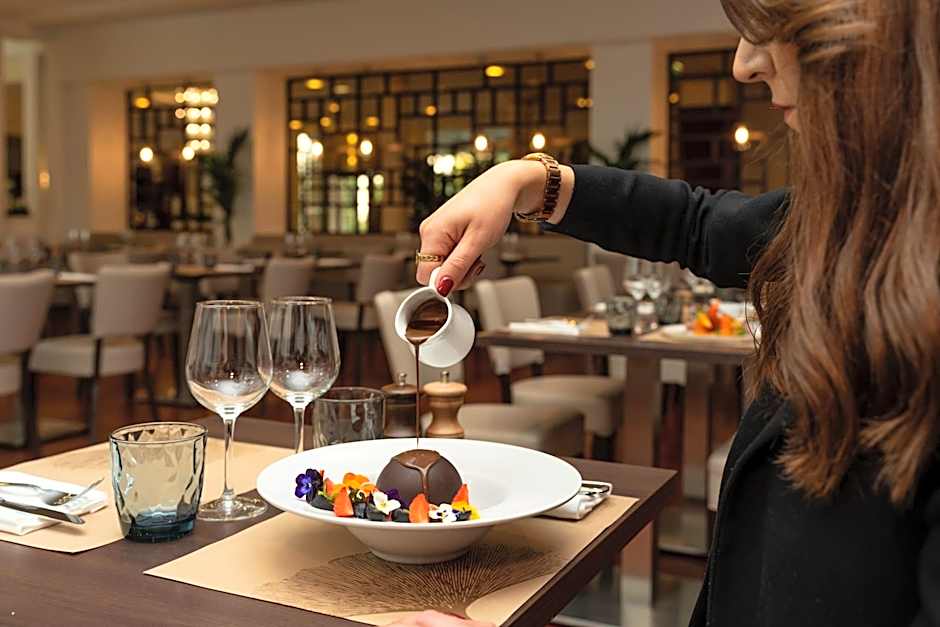 Evergreen Laurel Hotel