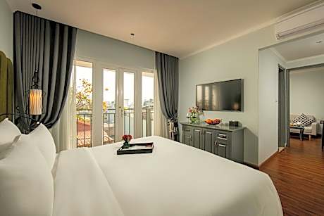 Heritage Suite - Balcony & City View