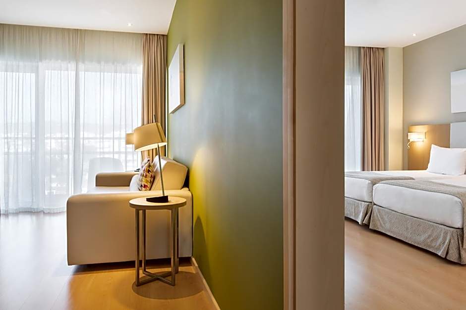 Eurostars Oasis Plaza