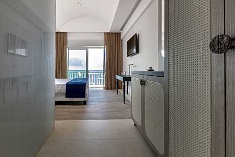 Deluxe Double or Twin Room with Sea View