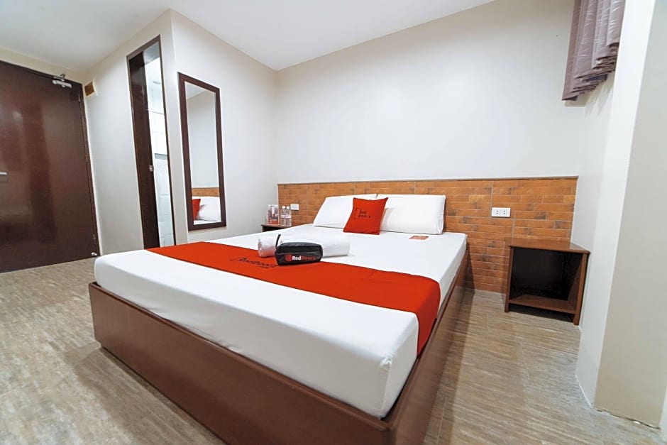 RedDoorz near Robinsons Cybergate Davao
