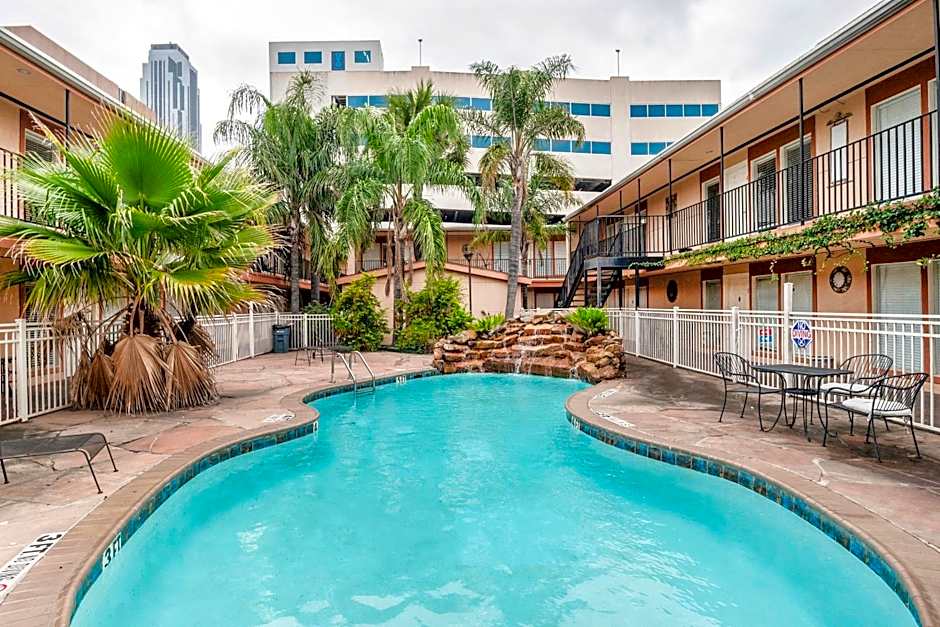 OYO Hotel & Apartments Houston Galleria