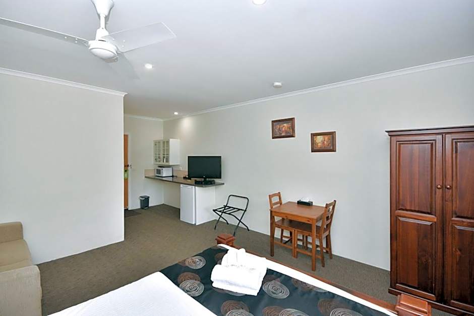 Inglewood Motel and Caravan Park Victoria