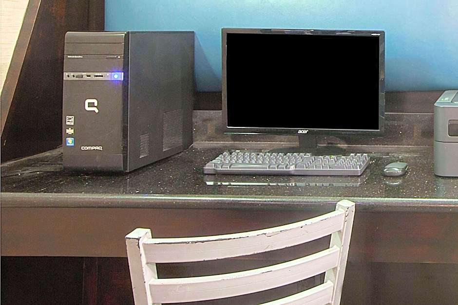 Ramada by Wyndham Houston Intercontinental Airport South