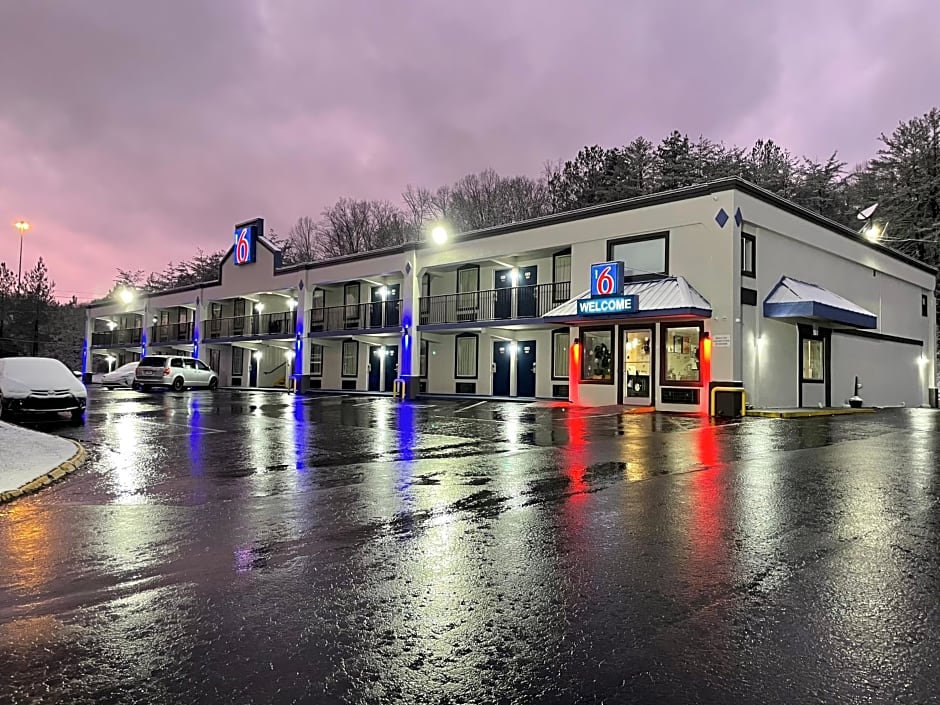 Motel 6 Kingston