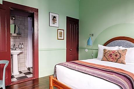 Full Room (24/7 Front Desk)