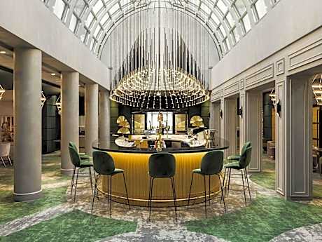 Le Louis Versailles Château Hotel-MGallery