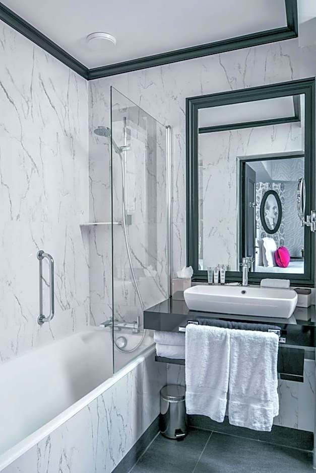 Maison Astor Paris Curio Collection by Hilton