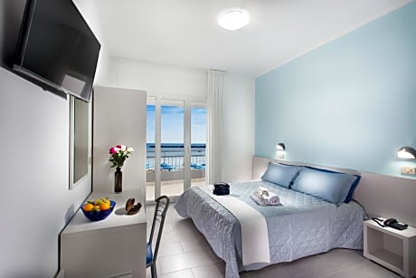 Double Room with Balcony and Sea View