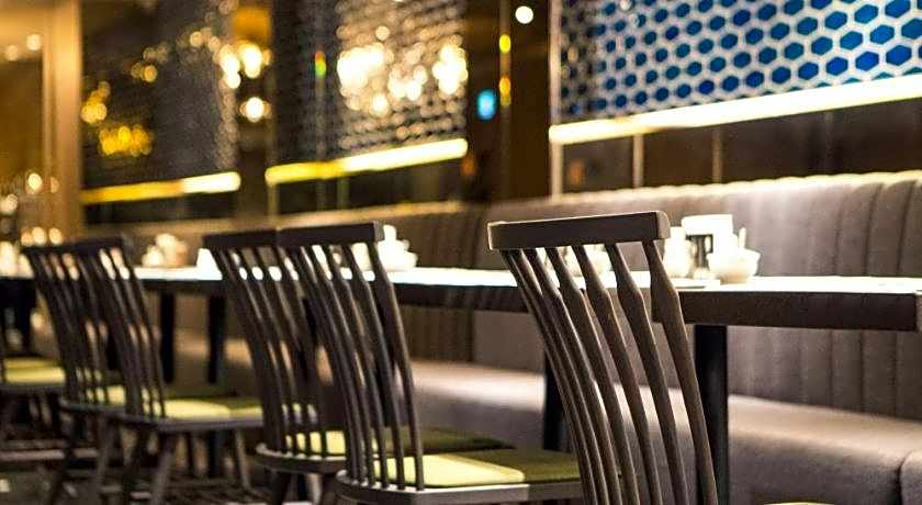 Airline Inn - Kaohsiung Station 