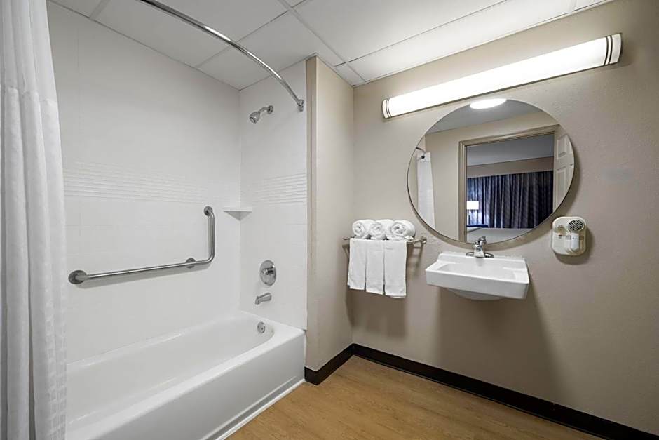 Days Inn by Wyndham Augusta Wheeler Road