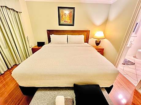 Spacious 6 Bedroom Holiday Home 15 Min Away From Melbourne Airport