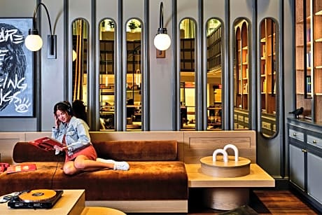 Joinery Hotel Pittsburgh, Curio Collection by Hilton