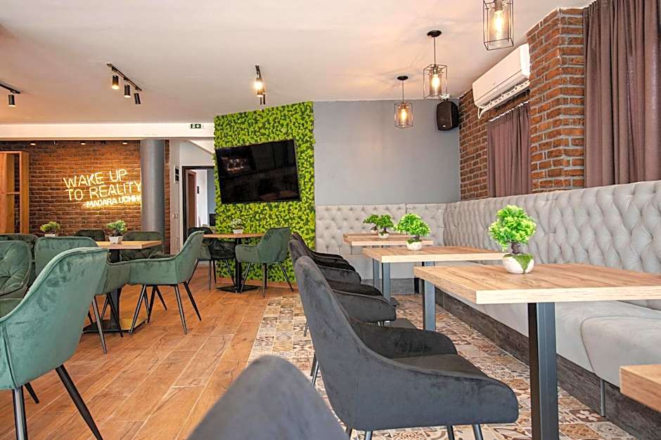 OASIS Apartments
