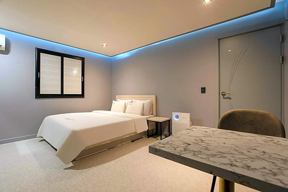 Goodstay World Hotel