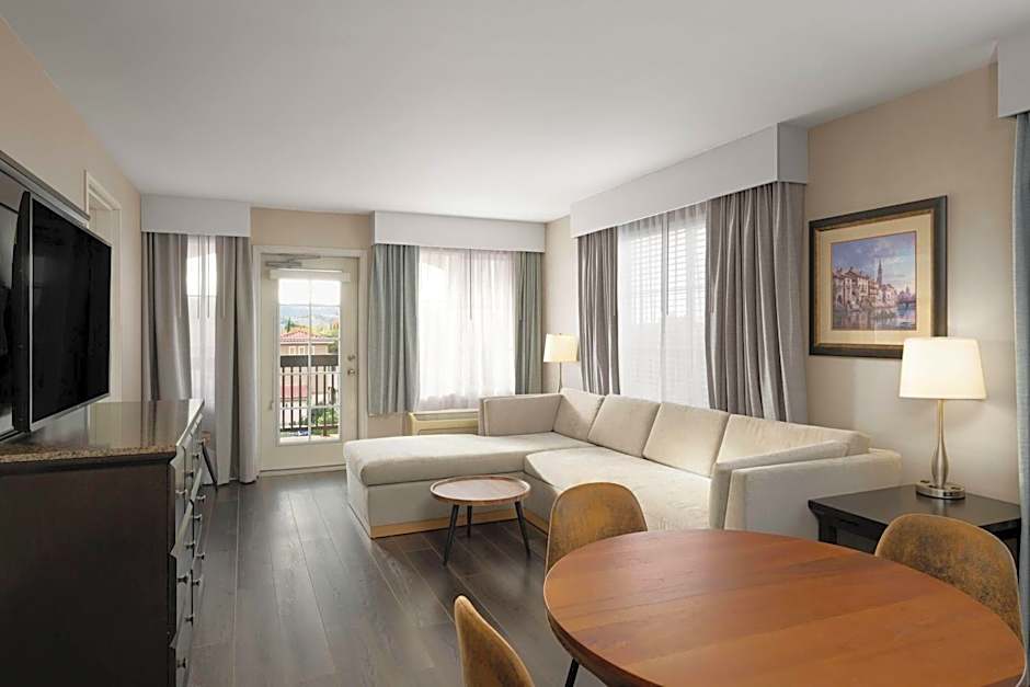 Photo 1 of 5 of 1 King Bed Suite, Jetted Tub, Balcony