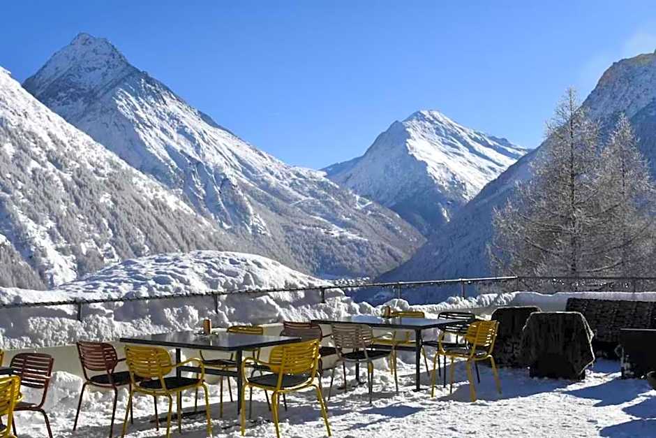 Waldhotel Fletschhorn Private Whole Hotel in Saas-Fee 360 Alpine Views & Sauna