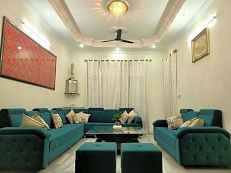 Kanwar Homestay -Posh/Wifi/Kitchen/Parking/Gardens