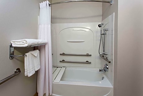 Queen Room with Two Queen Beds - Mobility/Hearing Accessible - Non-Smoking