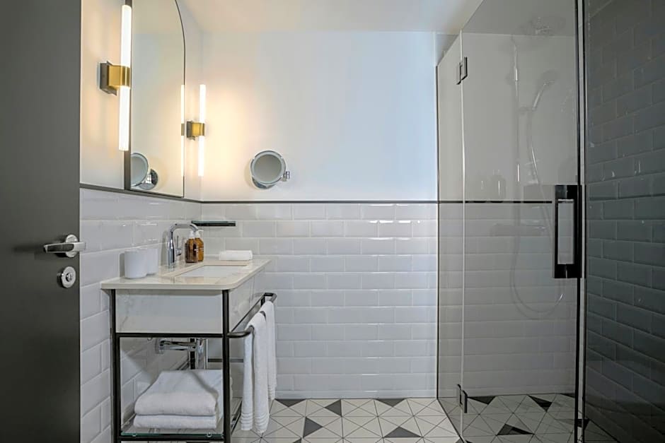 Neues Schloss Privat Hotel Zurich, Autograph Collection