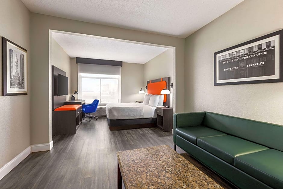 La Quinta Inn & Suites by Wyndham Mt. Laurel - Philadelphia