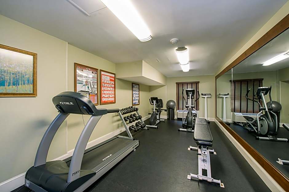 Holiday Inn Express and Suites Merrimack By IHG