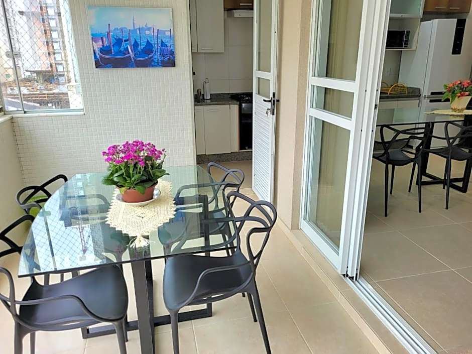 3 suítes grandes, 4 garagens, Vista mar, ótima localização a 2 minutos do mar em Meia Praia - Itapema