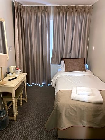 Old Mill Lodge - Basic Double Room