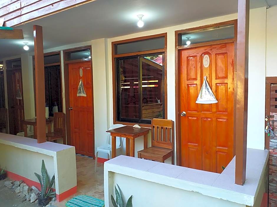 D' Angels Inn, Port Barton