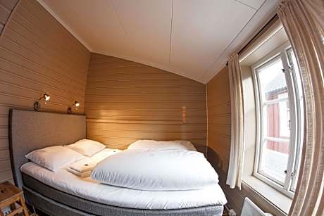 Traditional One-Bedroom Cottage