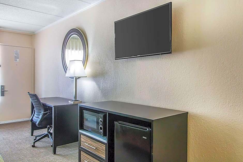 Quality Inn Hinesville - Fort Stewart Area