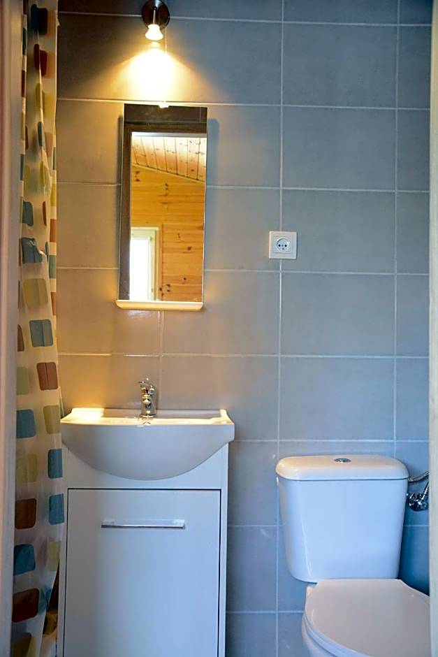 Domki Letniskowe Pod Orzechem Dziwnówek-Wrzosowo