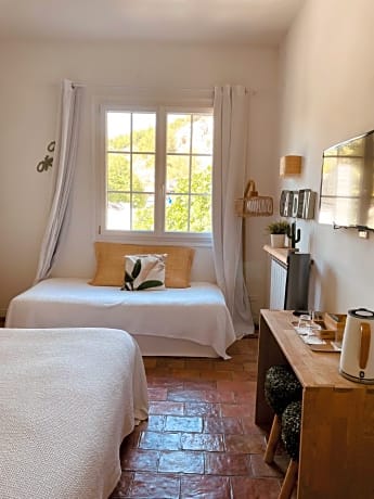 Triple Room with Garden View