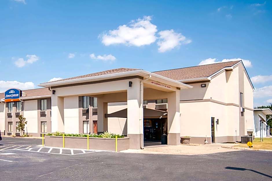 Howard Johnson by Wyndham Scott Lafayette