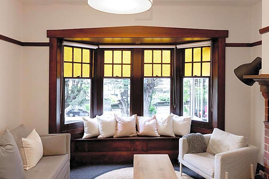 Buckley's Rest - 2 Bdrm Apartment in Battery Point