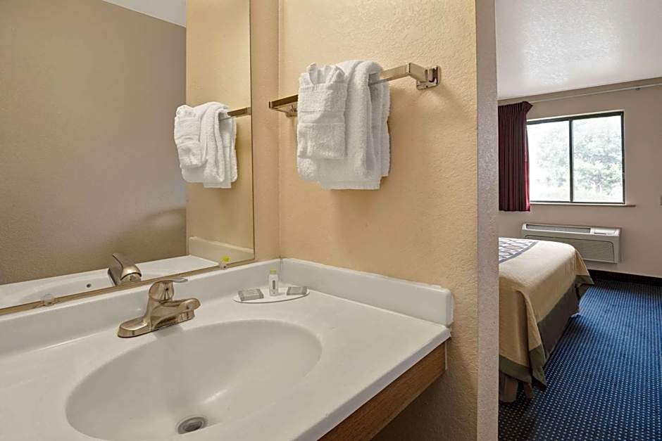 Albuquerque Hotel West