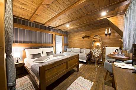 Triple Room