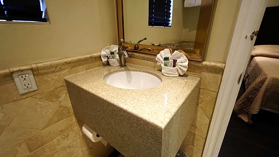 Trylon Hotel - Hollywood